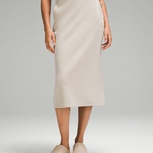 Lululemon softstreme skirt size 5”4 NWT Mojave tan